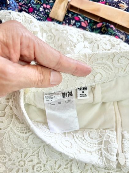 ยุนิM กระโปรงสอบเอวไม่ยืดลูกไม้สีขาวขุ่น รูปที่ 4