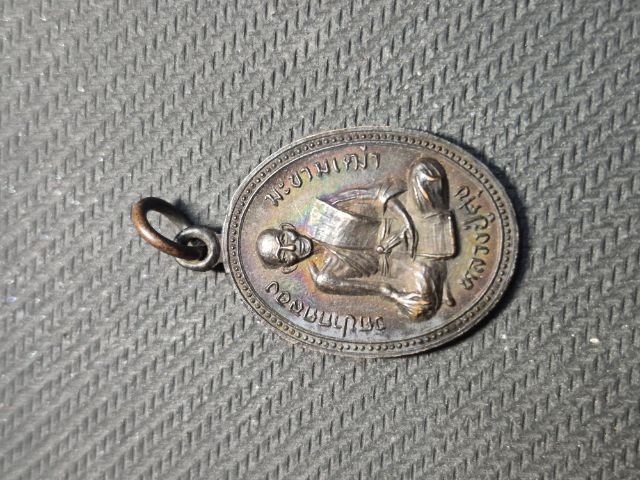 หลวงปู่ศุขวัดปากคลองมะขามเฒ่าหลังพระปลัดแหล่