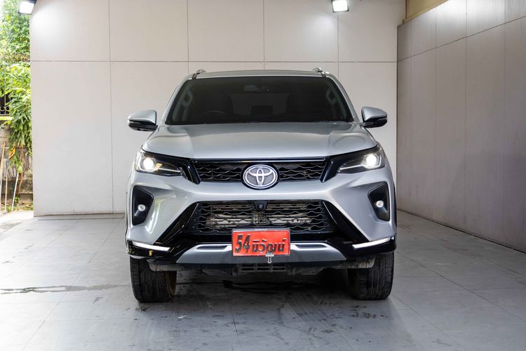 Toyota Fortuner 2023 2.4 Leader V Utility-car ดีเซล ไม่ติดแก๊ส เกียร์อัตโนมัติ เงิน รูปที่ 2