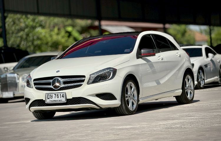 รถ Mercedes-Benz A-Class A180 สี ขาว