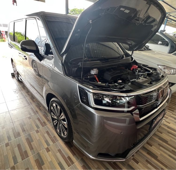 Honda Stepwagon 2024 2.0 Hybrid Van ไฮบริด ไม่ติดแก๊ส เกียร์อัตโนมัติ เทา รูปที่ 2