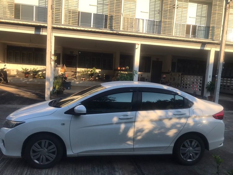 Honda City 2015 1.5 S Sedan เบนซิน ไม่ติดแก๊ส เกียร์อัตโนมัติ ขาว รูปที่ 2