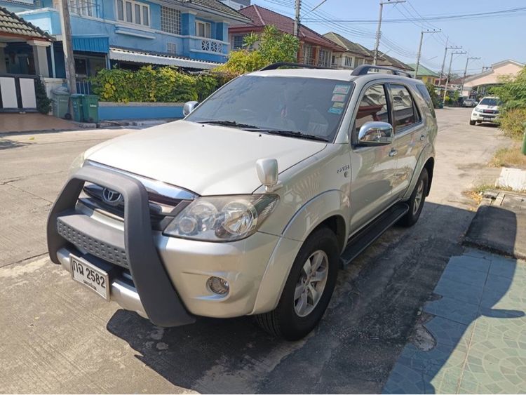 Toyota Fortuner 2006 2.7 V 4WD Utility-car เบนซิน ไม่ติดแก๊ส เกียร์อัตโนมัติ บรอนซ์ทอง
