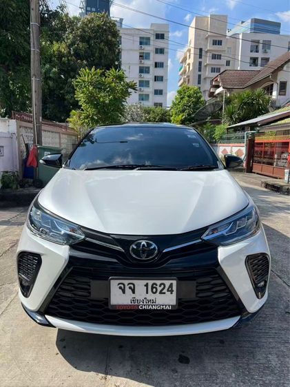 Toyota Yaris 2022 1.2 Sport Hatchback เบนซิน ไม่ติดแก๊ส เกียร์อัตโนมัติ ดำ รูปที่ 3