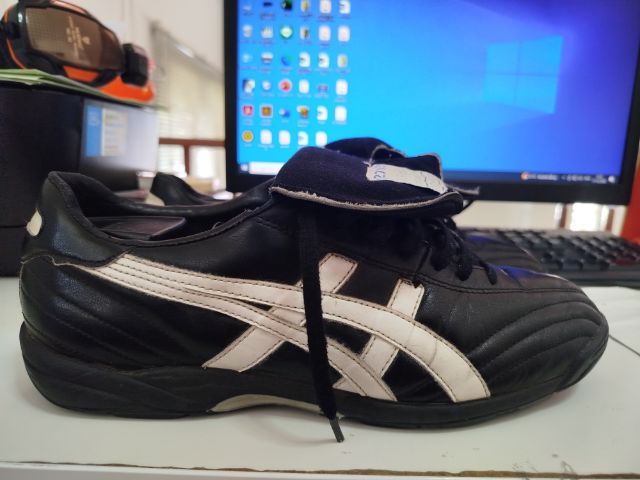 รองเท้าฟุตบอล 100 ปุ่ม Asics Injection 2002 TF ตัวท็อป
หนังจิงโจ้ ไซด์ 42.5 หรือ 270 รูปที่ 4