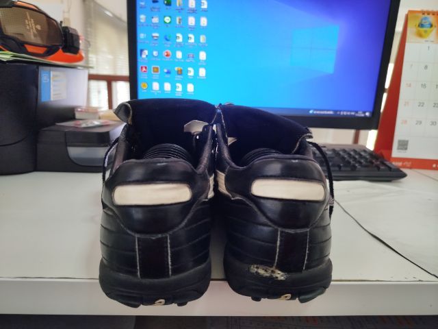 รองเท้าฟุตบอล 100 ปุ่ม Asics Injection 2002 TF ตัวท็อป
หนังจิงโจ้ ไซด์ 42.5 หรือ 270 รูปที่ 8