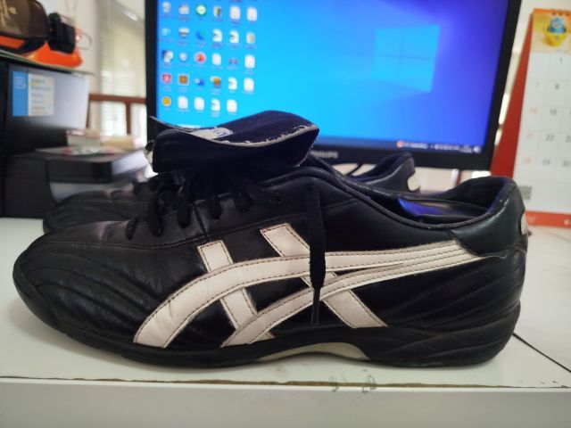 รองเท้าฟุตบอล 100 ปุ่ม Asics Injection 2002 TF ตัวท็อป
หนังจิงโจ้ ไซด์ 42.5 หรือ 270 รูปที่ 3