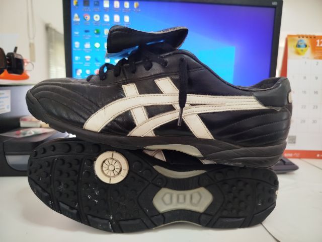 รองเท้าฟุตบอล 100 ปุ่ม Asics Injection 2002 TF ตัวท็อป
หนังจิงโจ้ ไซด์ 42.5 หรือ 270 รูปที่ 2