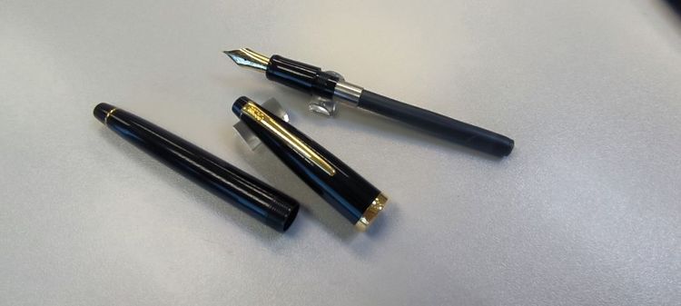 ปากกาหมึกซึม Cross solo หัว 22 kt plates ด้ามสีดำ รูปที่ 4