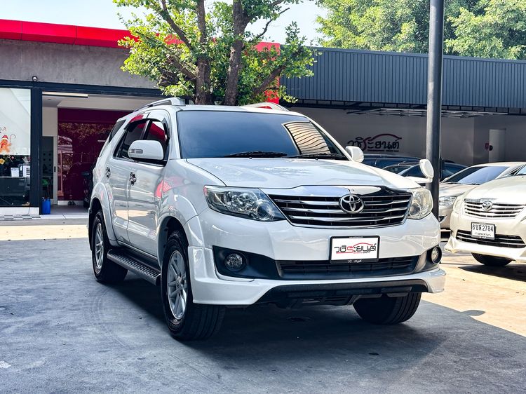Toyota Fortuner 2013 2.7 V Utility-car เบนซิน LPG เกียร์อัตโนมัติ ขาว รูปที่ 3