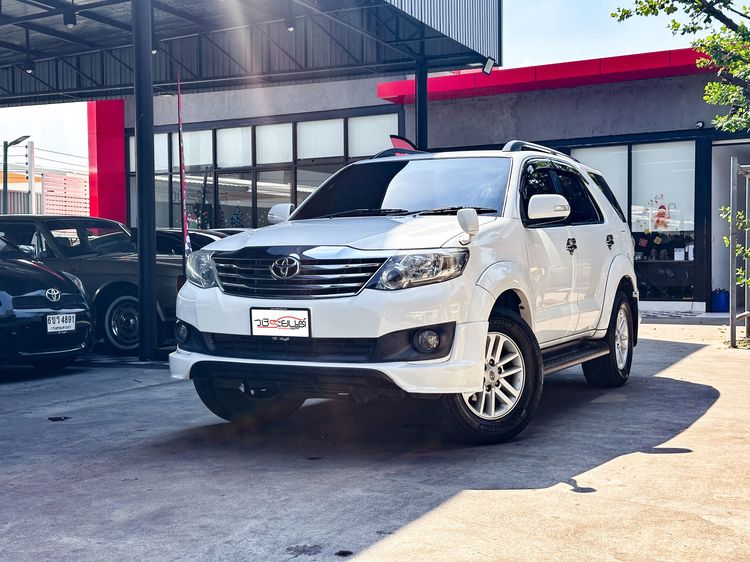 Toyota Fortuner 2013 2.7 V Utility-car เบนซิน LPG เกียร์อัตโนมัติ ขาว