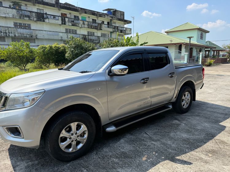 Nissan Navara 2016 2.5 E Pickup ดีเซล ไม่ติดแก๊ส เกียร์ธรรมดา บรอนซ์เงิน รูปที่ 3