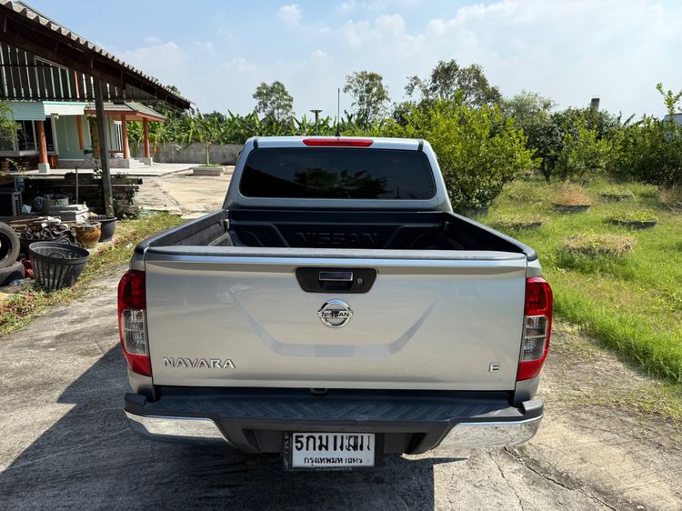 Nissan Navara 2016 2.5 E Pickup ดีเซล ไม่ติดแก๊ส เกียร์ธรรมดา บรอนซ์เงิน รูปที่ 4