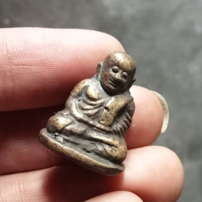 รูปหล่อพ่อเงิน รูปที่ 6