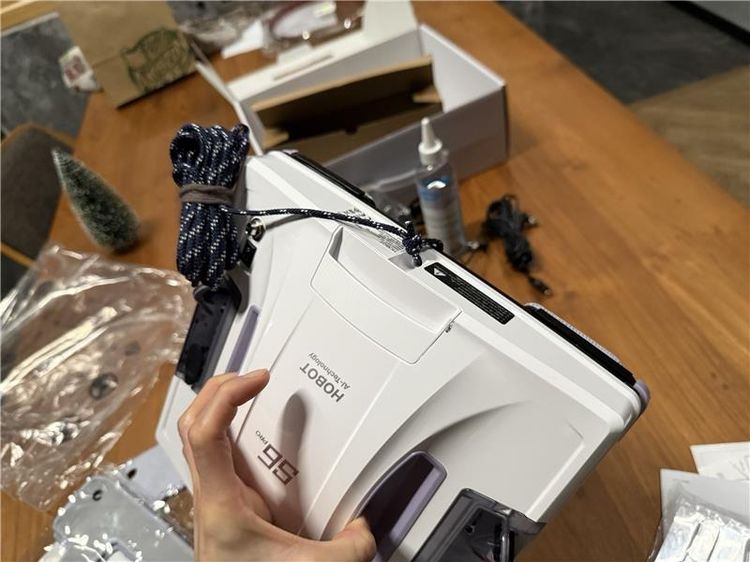 เครื่องทำความสะอาดกระจกและผนัง รุ่น HOBOT S6 PRO มาพร้อมระบบรางขัดคู่ รูปที่ 4