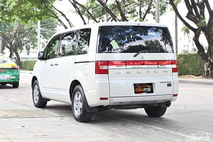 Mitsubishi Delica 2015 2.0 Utility-car เบนซิน ไม่ติดแก๊ส เกียร์อัตโนมัติ ขาว รูปที่ 3