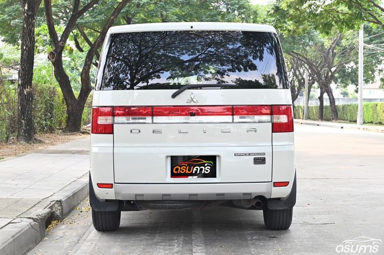 Mitsubishi Delica 2015 2.0 Utility-car เบนซิน ไม่ติดแก๊ส เกียร์อัตโนมัติ ขาว รูปที่ 4