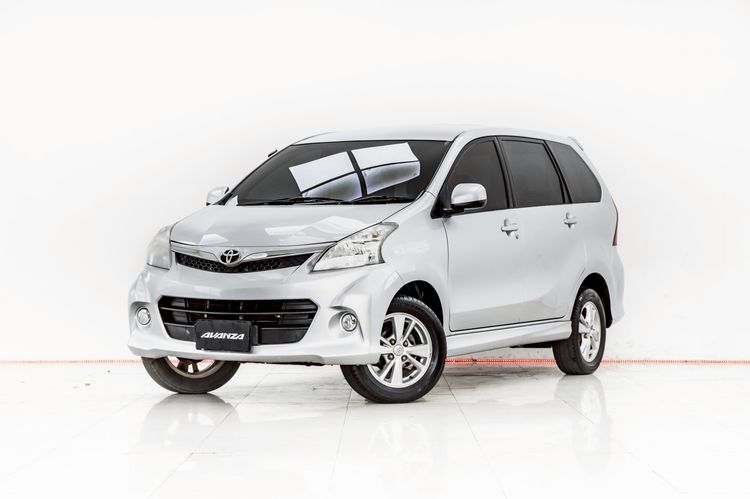 รถ Toyota Avanza 1.5 S สี เทา