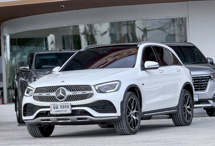 รถ Mercedes-Benz GLC-Class GLC300e สี ขาว