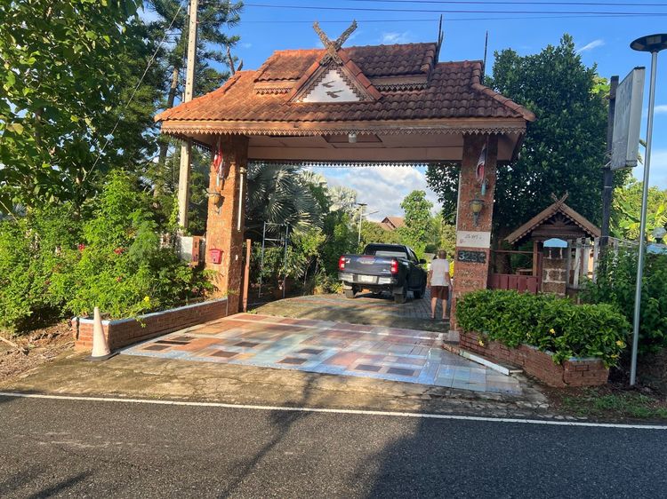 ขายบ้านพักตากอากาศจังหวัดลำพูนเนื้อที่ 15 ไร่