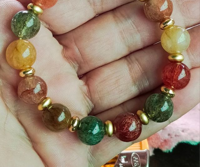 สร้อยข้อมือไหม 5 สี ทอง 18k รูปที่ 4