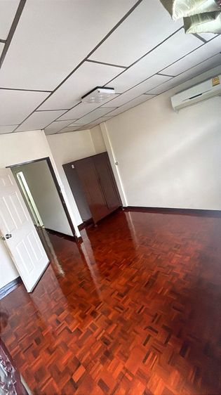 อื่นๆ ไม่มี ทาวเฮ้าส์ให้เช่า  ซอยรามคำแหง 72 แยก 1 ทำสัญญา 1 ปี TOWNHOUSE FOR RENT โทรศัพท์ 083-792-5426 รูปที่ 3