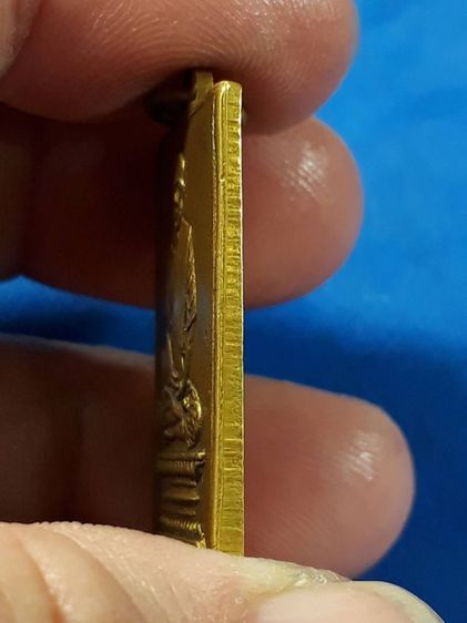 เหรียญหลวงปู่เผือก วัดกิ่งแก้ว จ.สมุทรปราการ รุ่นแรก ปี2481 เนื้อทองฝาบาตร รูปที่ 4