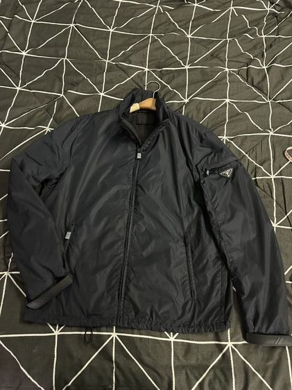 เสื้อ​แจ็คเก็ต​ prada​ nylon blousonแท้ รูปที่ 2
