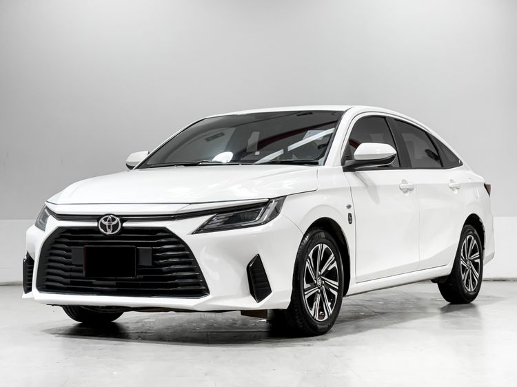 Toyota Yaris ATIV 2023 1.2 Sport Sedan เบนซิน เกียร์อัตโนมัติ ขาว
