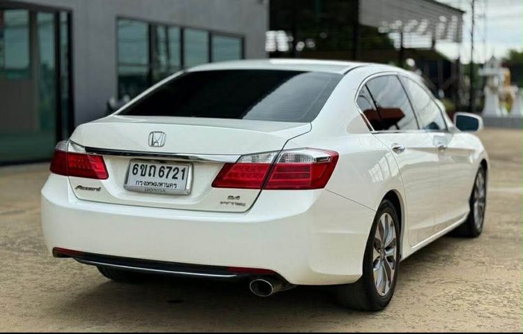 รถ Honda Accord 2.4 EL NAVI สี ขาว