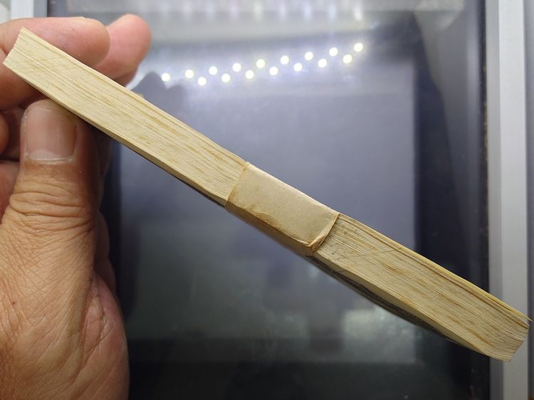 ธนบัตรยกแหนบ 100 ใบ เรียงเลข ธนบัตร 5 บาท แบบ 9 รุ่น 5 สมัยรัชกาลที่9 ปี 2500-2512 ไม่ผ่านใช้งาน ติดเหลือง รูปที่ 4