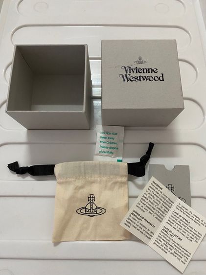 กล่องและถุงผ้า vivienne Westwood ของแท้. รูปที่ 2