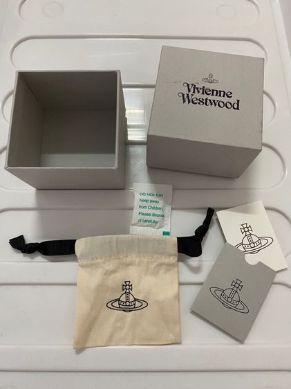 กล่องและถุงผ้า vivienne Westwood ของแท้.