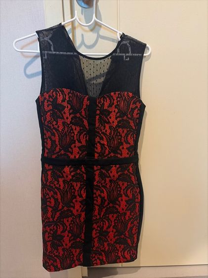 เดรสสีแดง