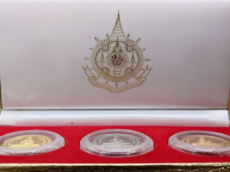 เหรียญหลวงพ่อโสธร ครบชุด 3 เหรียญ เนื้อทองแดงนอก ครบรอบ 12 ปี กสท โทรคมนาคม พิธีวัดโสธรวราราม พ.ศ.2558 พร้อมบรรจุกล่อง รูปที่ 2