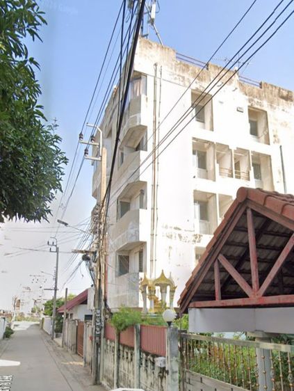 มีบางส่วน สร้างเสร็จก่อน 2010 อพาร์ทเม้นท์ใกล้ท่าน้ำนนท์