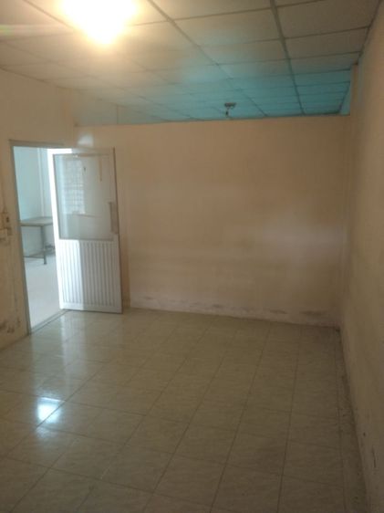 ไม่มี ใช่ บ้านทาวน์เฮ้าส์ชั้นเดียว 2 ห้องนอน 1 ห้องน้ำจอดรถหน้าบ้านได้ 1 คัน 23 ตารางวา รูปที่ 3