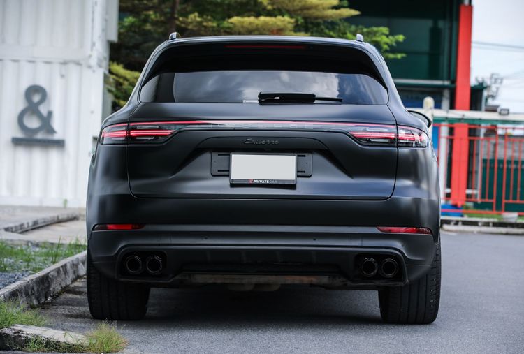 Porsche Cayenne 2023 3.0 S E-Hybrid Platinum Edition 4WD Sedan ไฮบริด ไม่ติดแก๊ส เกียร์อัตโนมัติ ดำ รูปที่ 3
