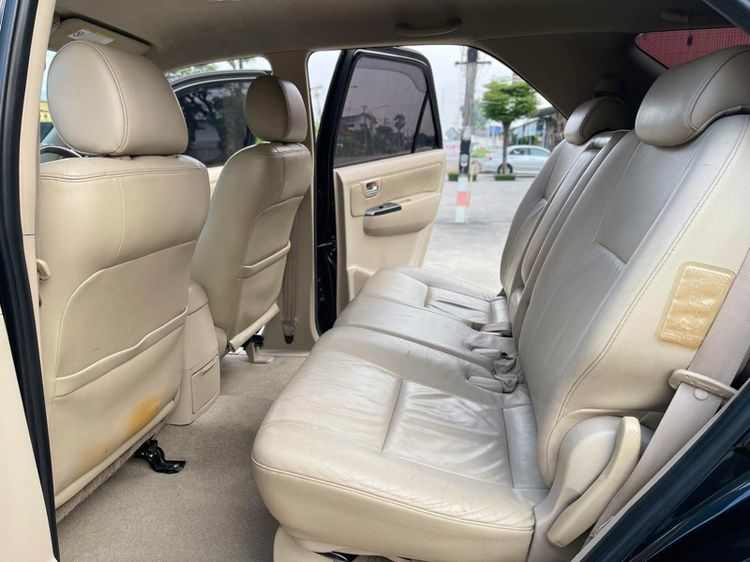 Toyota Fortuner 2005 3.0 V 4WD Utility-car ดีเซล ไม่ติดแก๊ส เกียร์อัตโนมัติ ดำ รูปที่ 4