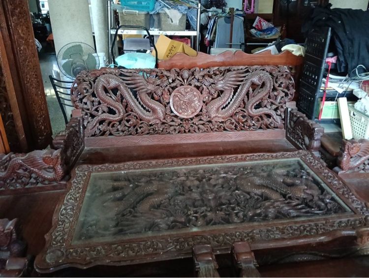 ชุดโต๊ะไม้สักแกะลายรับแขกแกะลายมังกร ม้านั่งยาว และเก้าอี้4ตัว รูปที่ 2