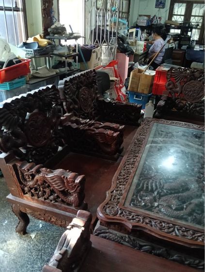 ชุดโต๊ะไม้สักแกะลายรับแขกแกะลายมังกร ม้านั่งยาว และเก้าอี้4ตัว