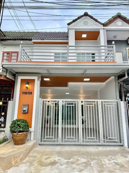 ทาวน์เฮาส์ นนทบุรี วัดลาดปลาดุก ม.รัตนธานี 17 ตรว.2นอน2น้ำมีเทอเรส รีโนเวทใหม่ ทำเลติดถนนลาดปลาดุก นัดชมด่วน 