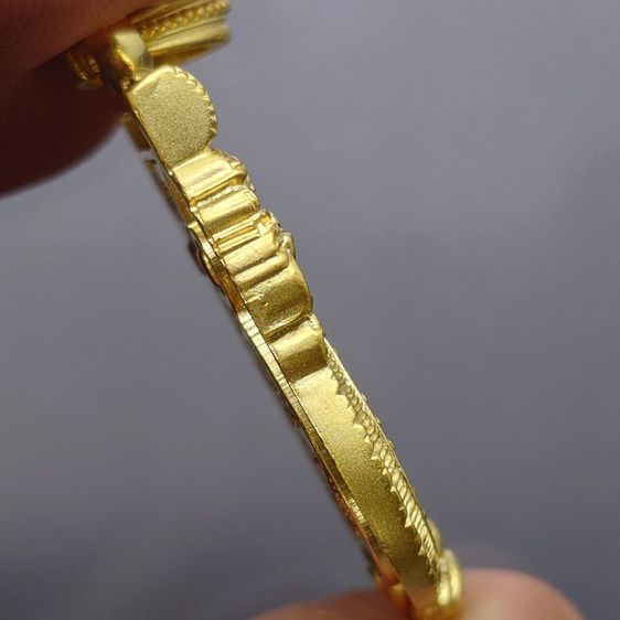 เหรียญเสมาฉลุลายยกองค์ พระพุทธโสธร รุ่นมหามงคลย้อนยุค เนื้อบรอนซ์นอกชุบทอง วัดโสธรวรารามวรวิหาร ปี2555 พร้อมกล่องเดิม รูปที่ 4