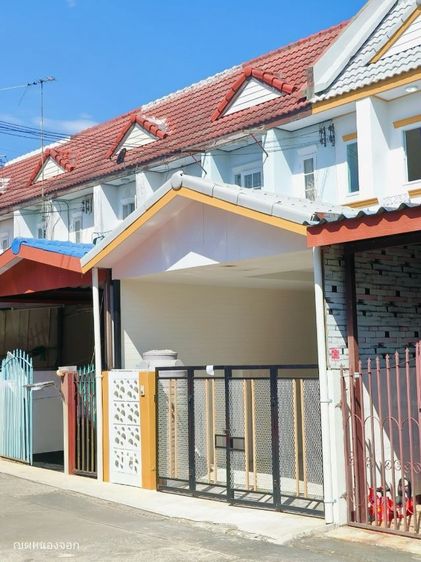 ทาวน์เฮาส์ หนองจอก กรุงเทพ ม.ดีดีเฮาส์ ถ. อยู่วิทยา 5 ใกล้ตลาดหนองจอก อยู่ต้นๆซอย ตกแต่งใหม่พร้อมอยู่ ราคาไม่แพง จัดสินเชื่อได้เต็ม นัดชมเลย