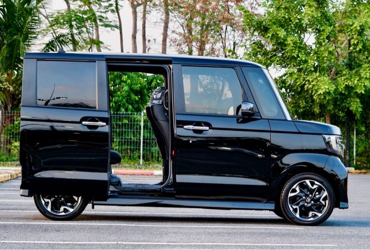 Honda N-Box 2022 Custom L Turbo Sedan เบนซิน ไม่ติดแก๊ส เกียร์อัตโนมัติ ดำ รูปที่ 4