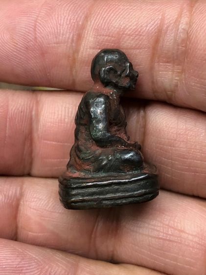 หลวงปู่ทวดเบตง ปี 2505 เป็นหนึ่งในพระเครื่องที่ได้รับความนิยมอย่างมากในวงการพระเครื่องไทย รูปที่ 4