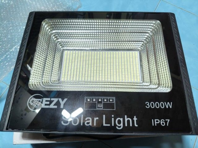 ไฟสปอร์ตไลท์โซล่าเซลล์ รุ่น 3000W (แสงขาว)