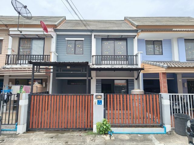 ทาวน์เฮาส์ คลองหลวง คลองหนึ่ง ม.พฤกษา52.1 (ขายพร้อมผู้เช่าเช่าเดือนละ8500​บาท จ่ายค่าเช่าตรงเวลา)​. เทพกุญชร32.จัดสินเชื่อได้เต็ม