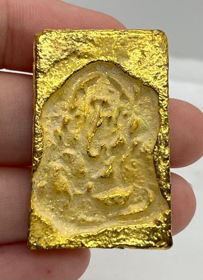 พระสมเด็จพิมพ์ใหญ่เกศทะลุซุ้ม หลังพระพิฆเนศ เนื้อโลหะเปียกทอง รูปที่ 2