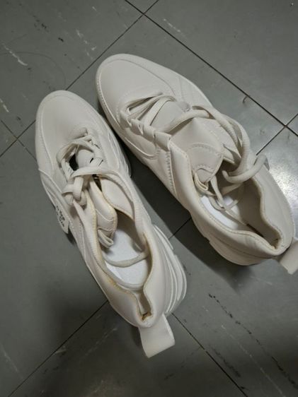 ขายต่อค่ะรองเท้าซื้อมาใส่ไม่ได้ รูปที่ 4